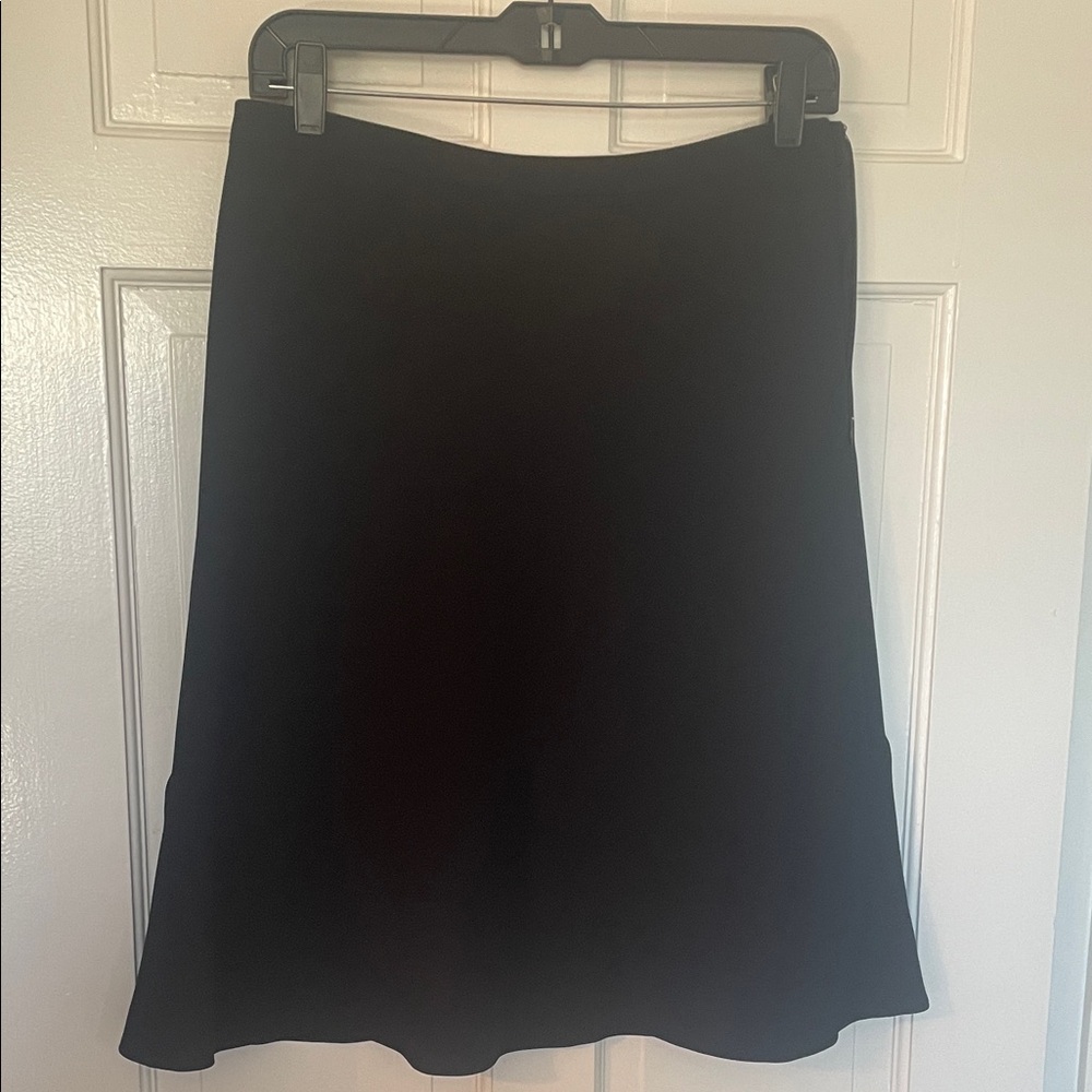 Elegant Black Women's Skirt - Size 4
